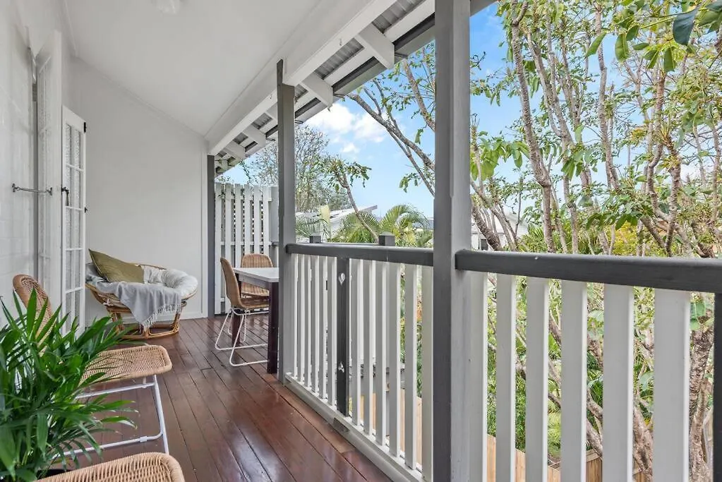 Abracadabra! ~ 1Bed / 1Bath / Balconies ~ New Farm Apartment Brisbane